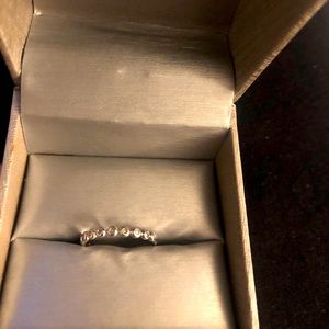 Vintage look wedding band